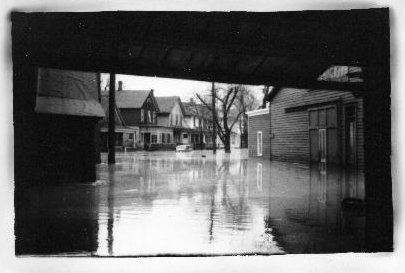 1947 Flood, Homes near Tuna Creek -don./M. Wolford