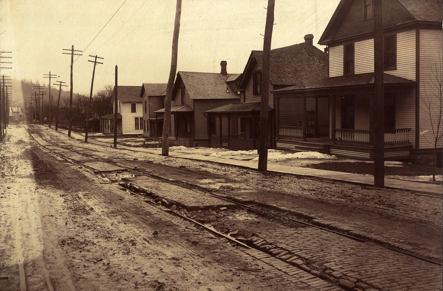 Jackson Ave at Belleview Ave