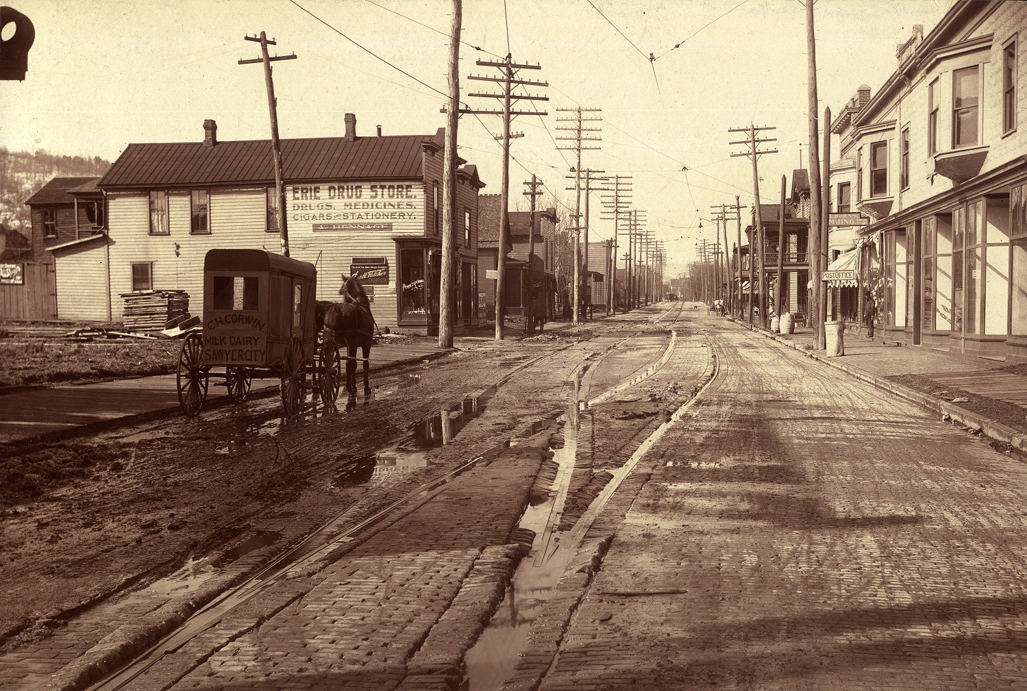 East Main St at Church St (Welch Ave)