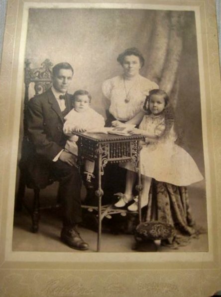 Floyd Haskey Wight, Eleanor Duggan Wight, Clyde & Naomi Wight by Robbins about 1907 -donated by Ron Wight Jr