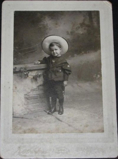 Robbins Artistic Portraits, Bradford