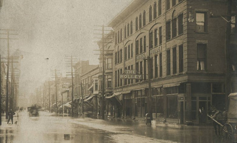 The Hotel Holley / Flood on Main Street